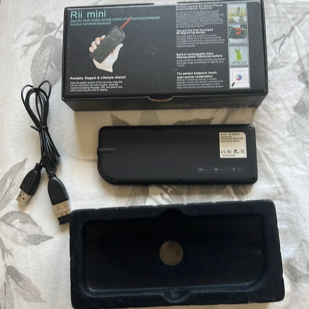 Rii mini - mini wireless keyboard mouse presenter combo with laser pointer 2.4g